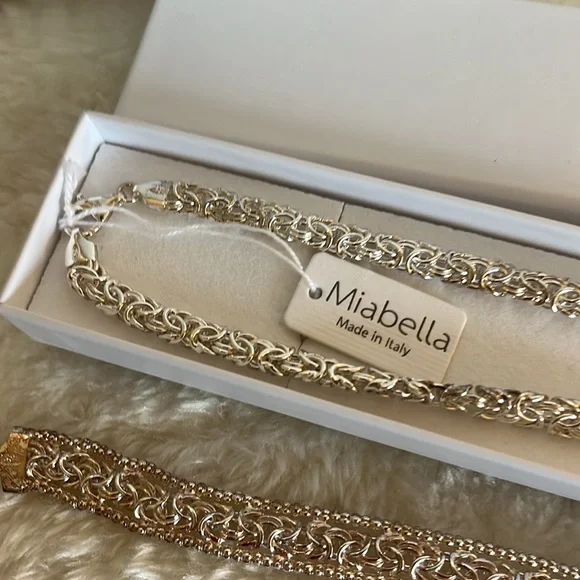 Miabella Sterling Silver Jewelry Set - Picture 4 of 9